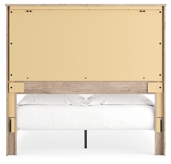 Senniberg Queen Panel Bed with Mirrored Dresser